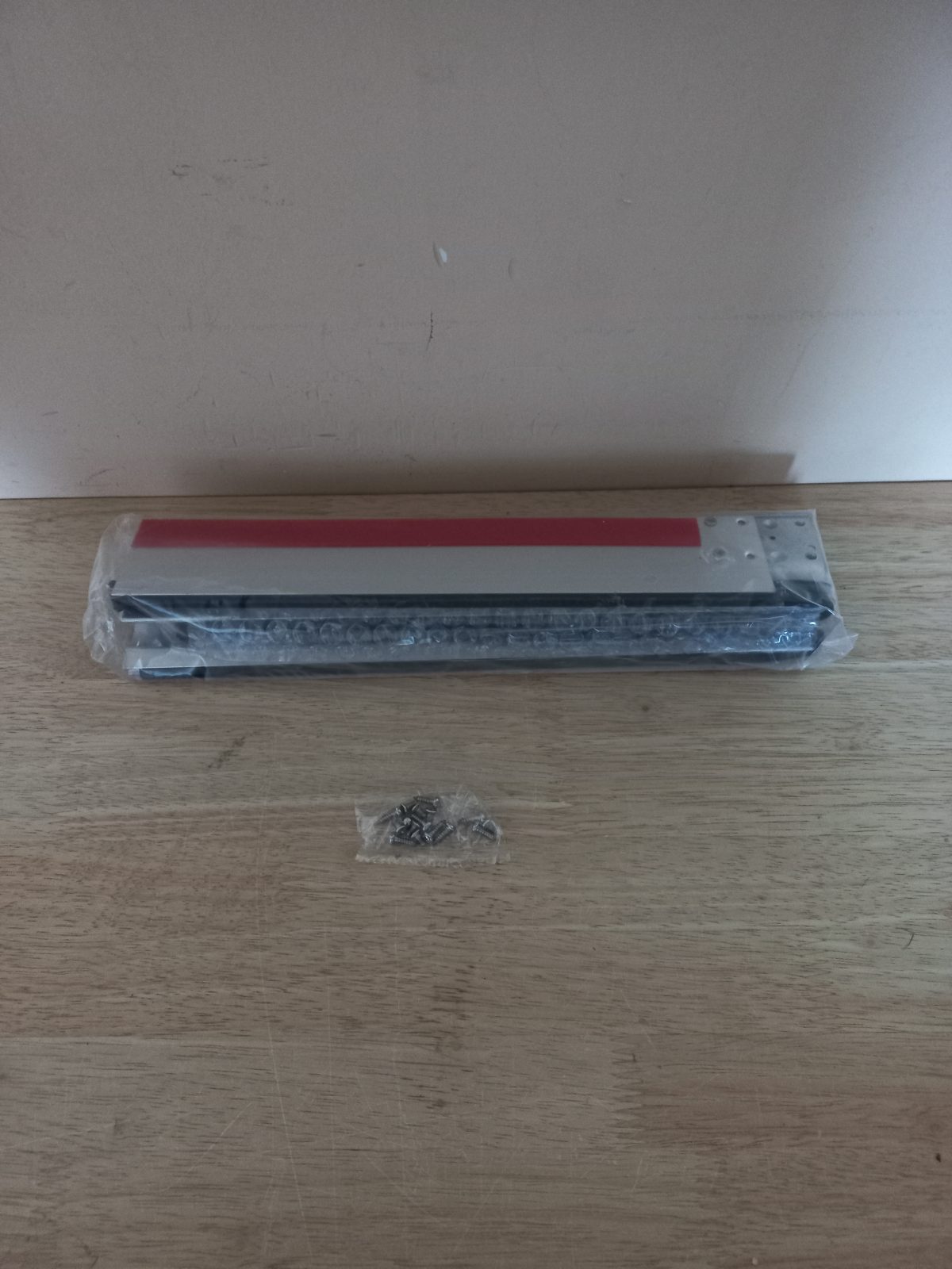 Metal Door Bottom Seal, 4 x 28 cm - Image 9